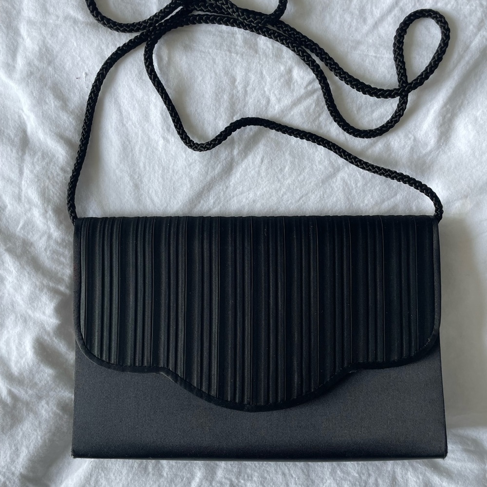 Vintage Scalloped Black Purse